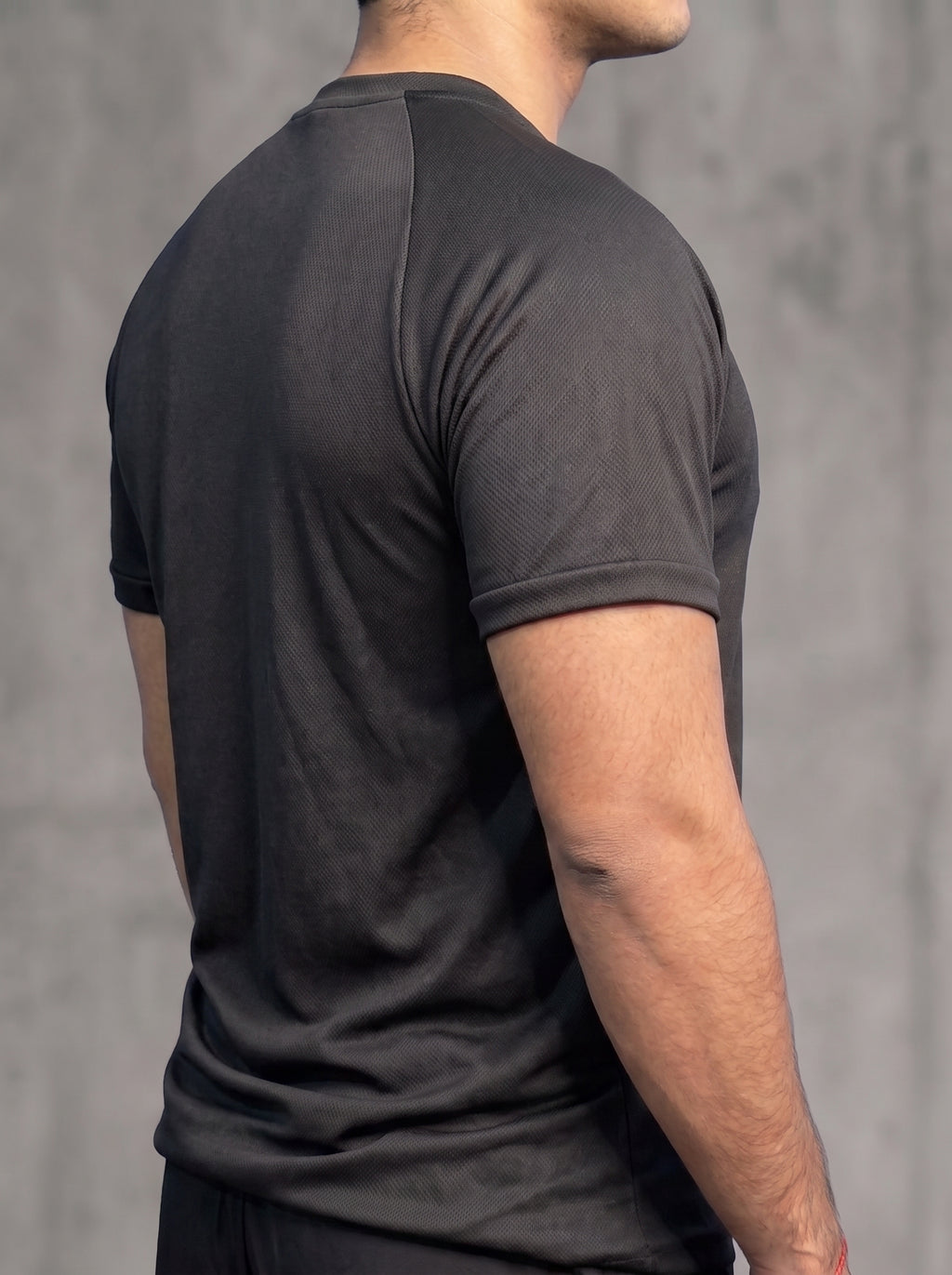 Camiseta Deportiva Negra Hombre - Estampado Plata
