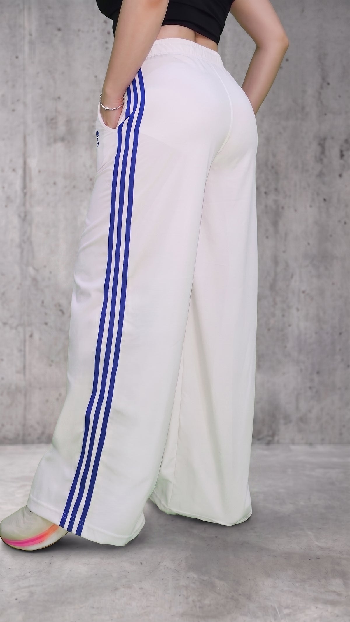 Sudadera Bota Ancha Mujer Blanca - Franjas Azules