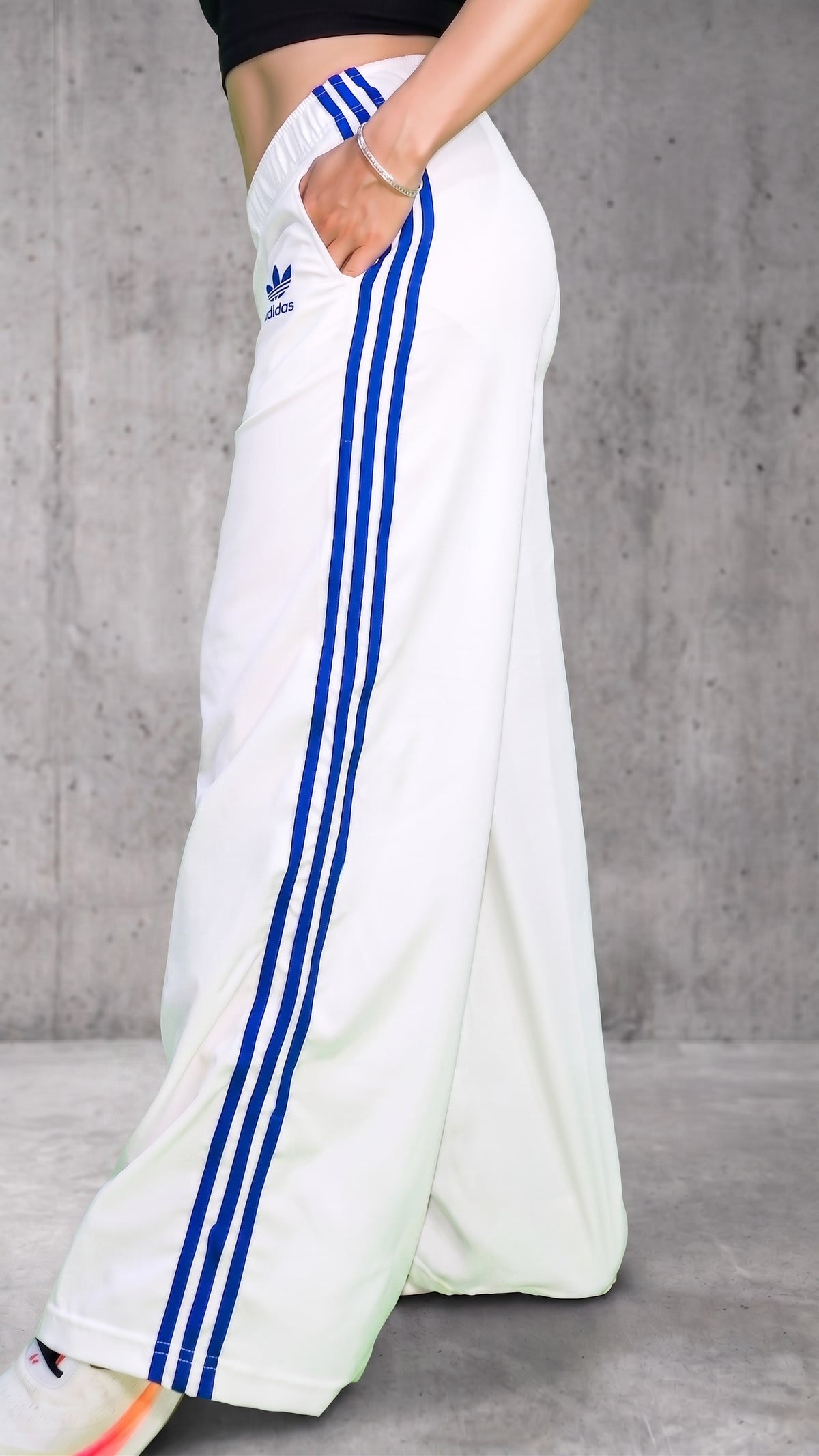 Sudadera Bota Ancha Mujer Blanca - Franjas Azules