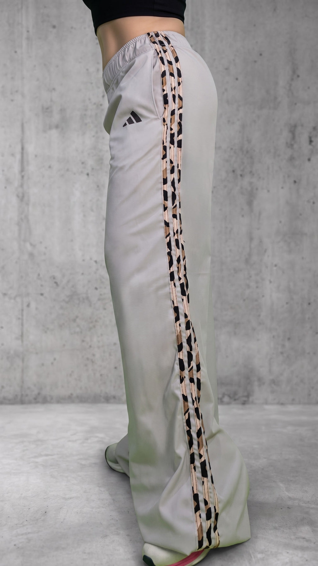 Sudadera Bota Ancha Mujer Gris Claro - Animal Print Leopardo