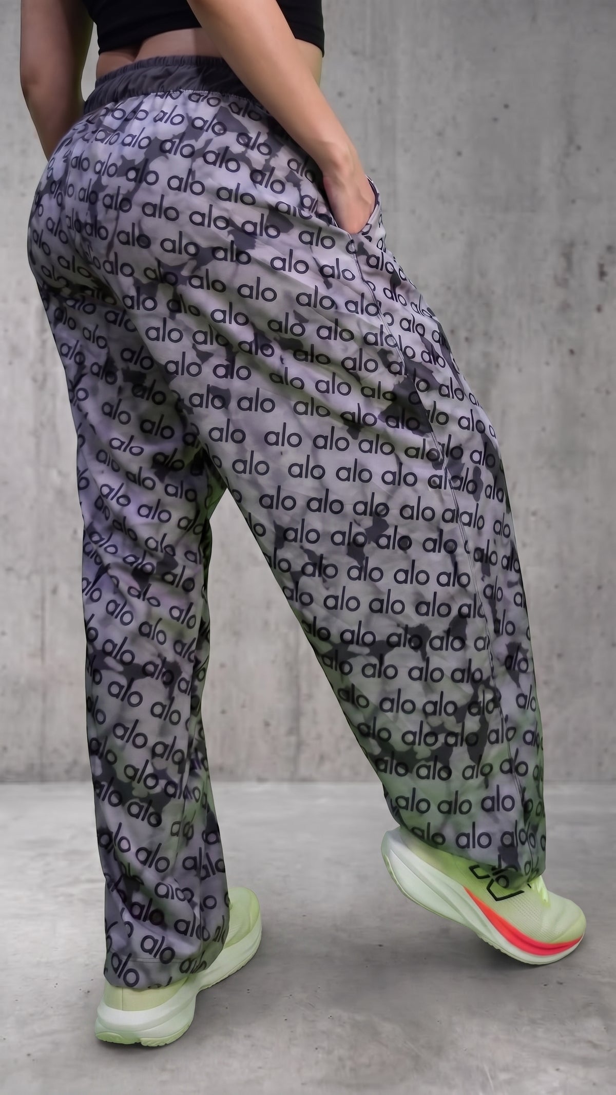 Sudadera Bota Ancha Mujer Gris - Estampado Tipográfico